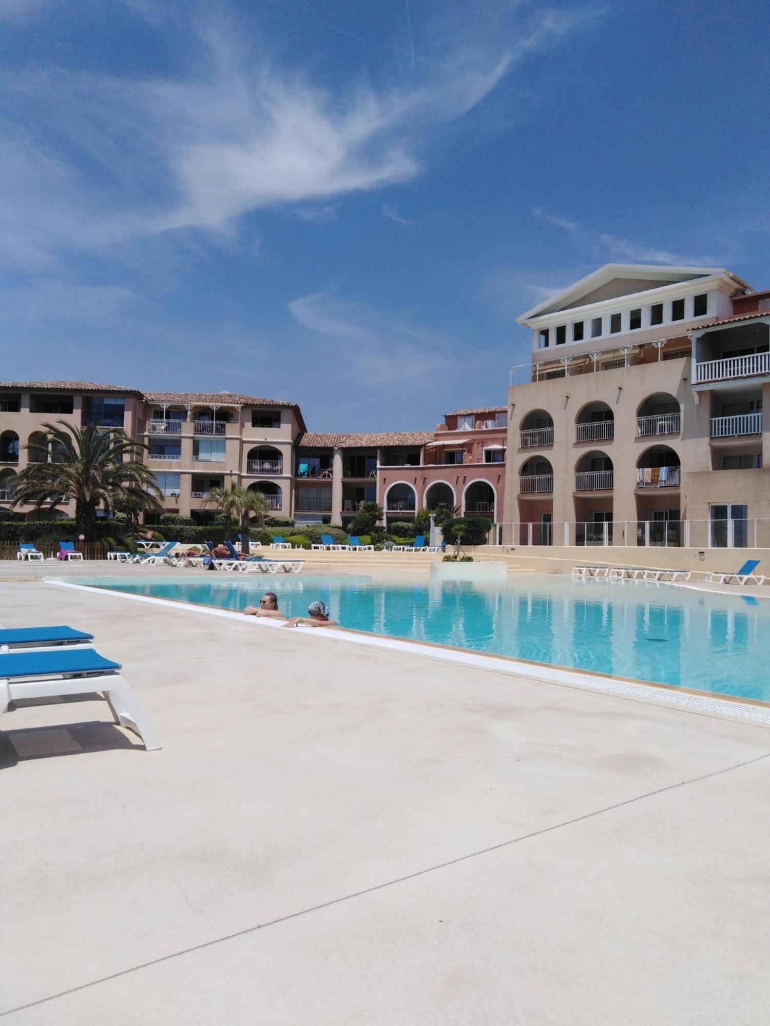 Appartement T2 Avec Piscine A 100 M De La Plage 锡富尔勒普拉日 外观 照片
