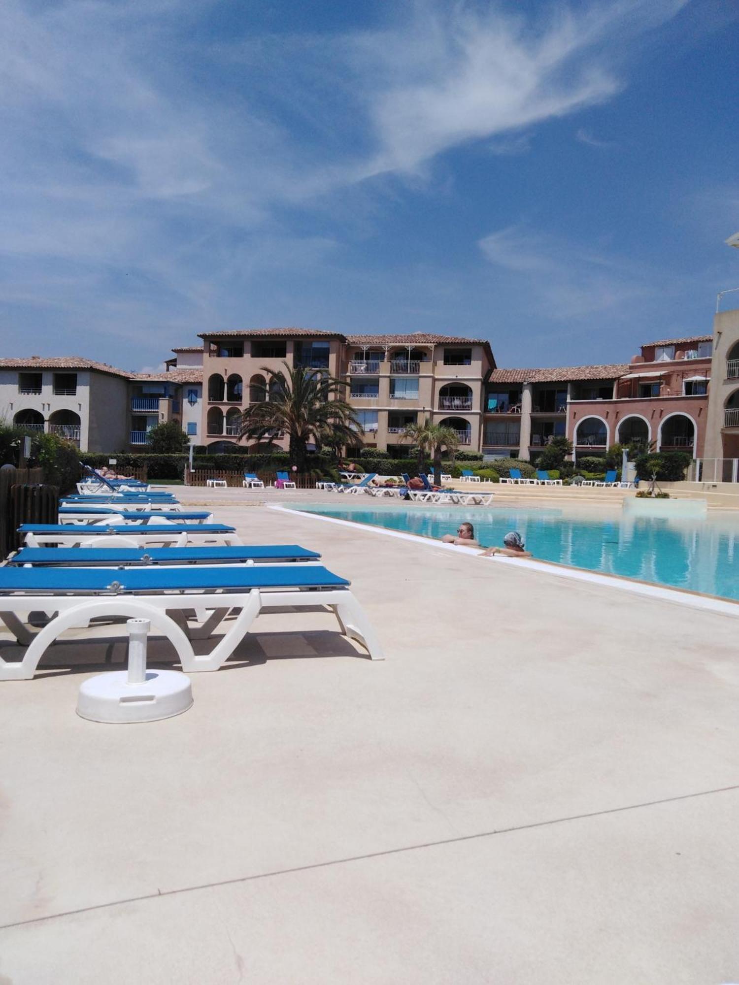 Appartement T2 Avec Piscine A 100 M De La Plage 锡富尔勒普拉日 外观 照片